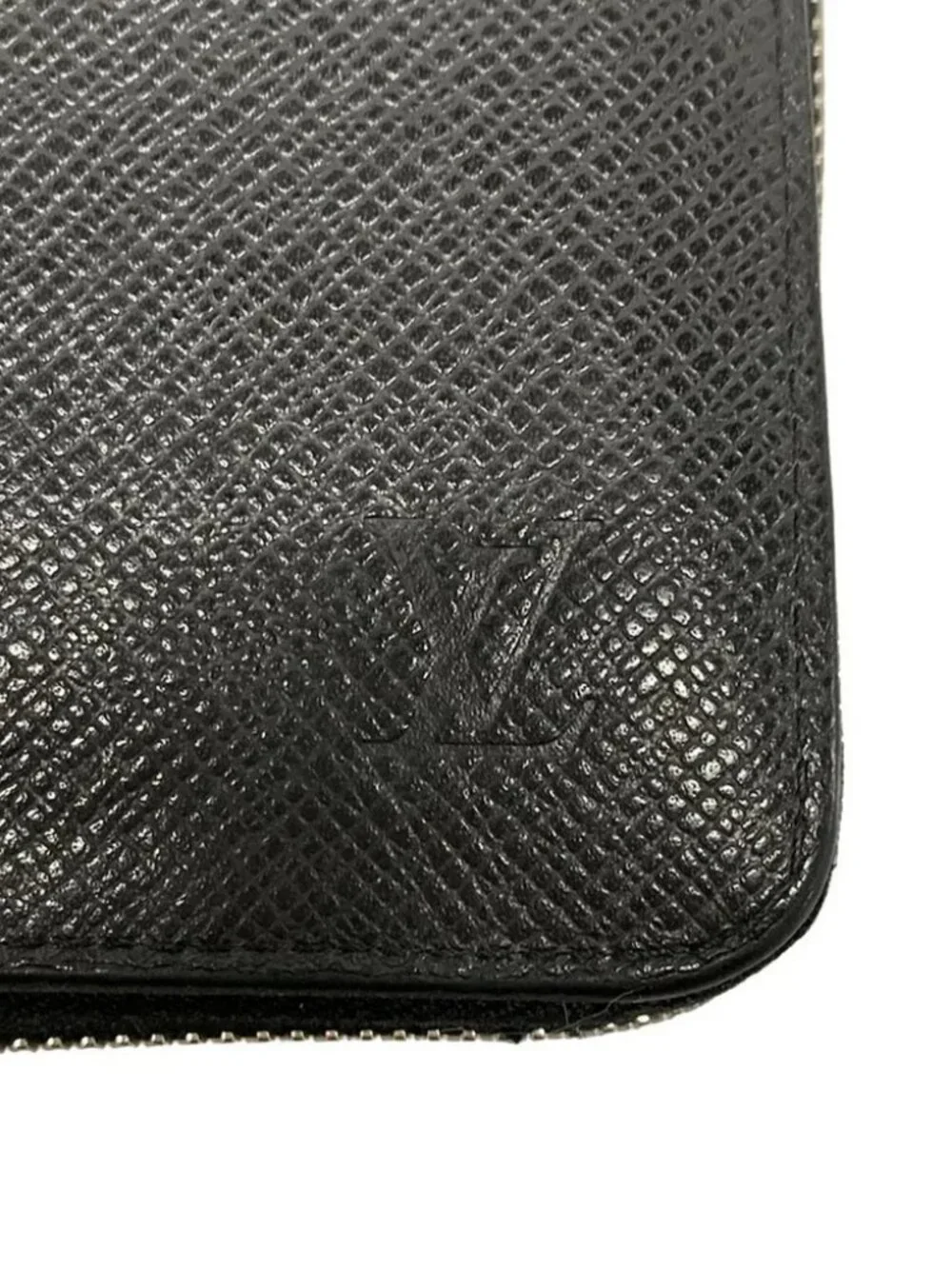 LOUIS VUITTON Zippy Wallet Vertical M32822 Ardoise Taiga Unclear Long Wallet